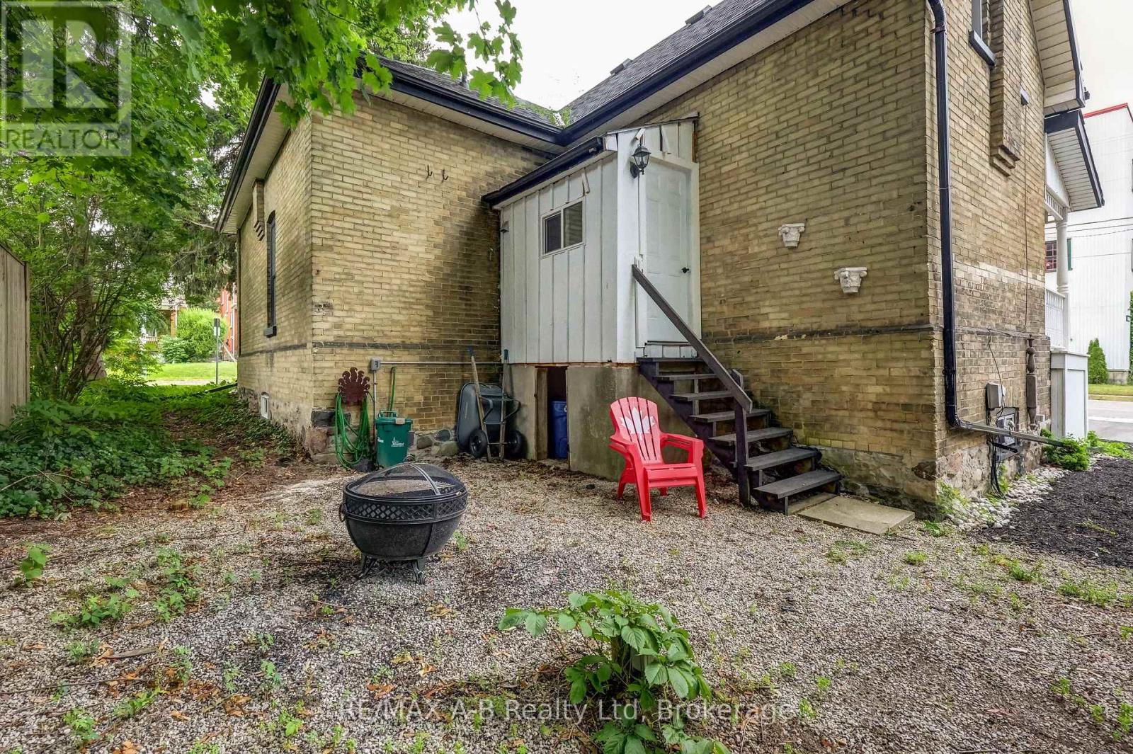 246 Wellington Street, Stratford, Ontario  N5A 2L6 - Photo 13 - X12294414