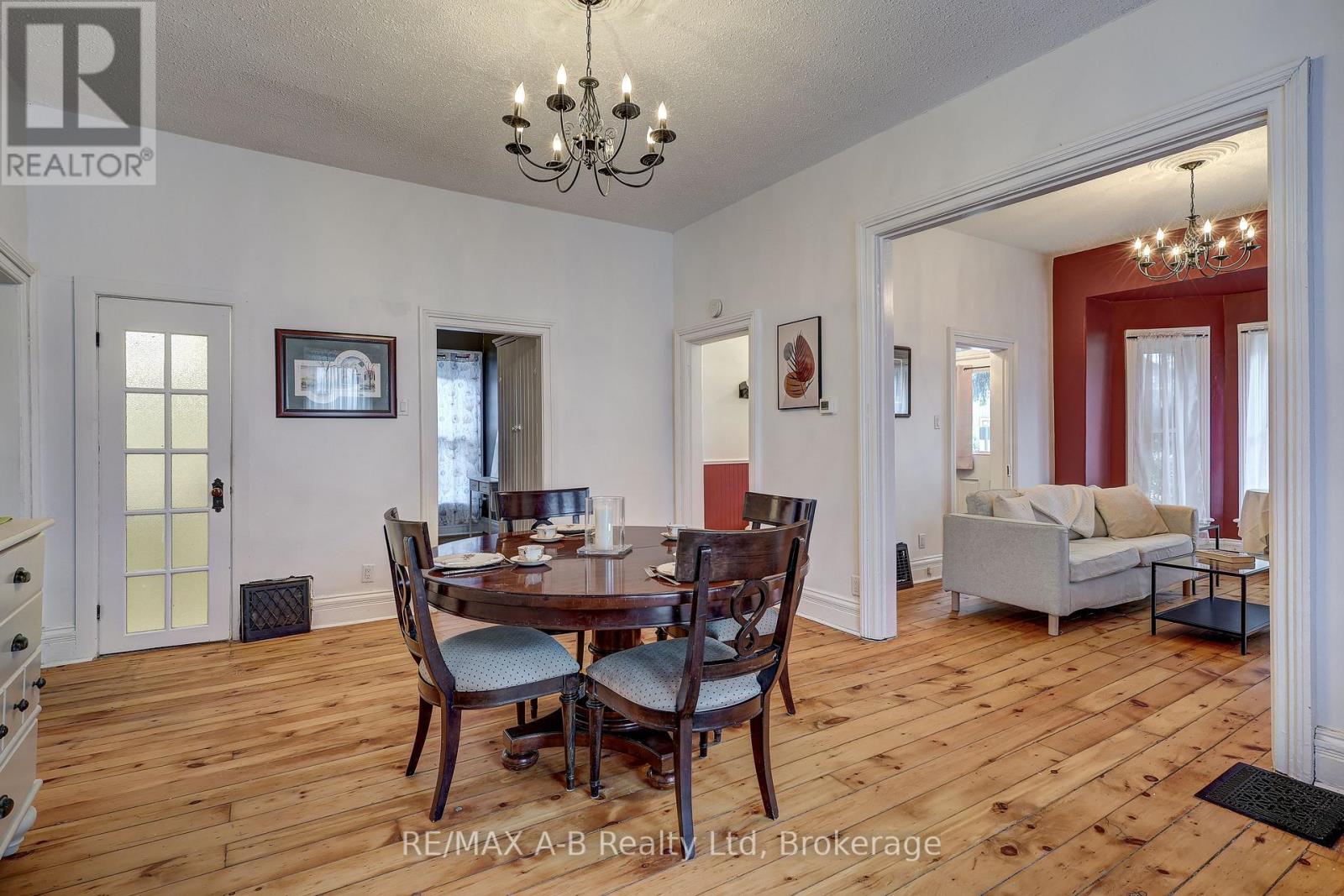 246 Wellington Street, Stratford, Ontario  N5A 2L6 - Photo 23 - X12294414