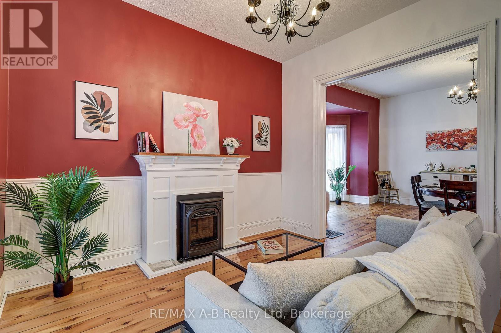 246 Wellington Street, Stratford, Ontario  N5A 2L6 - Photo 17 - X12294414