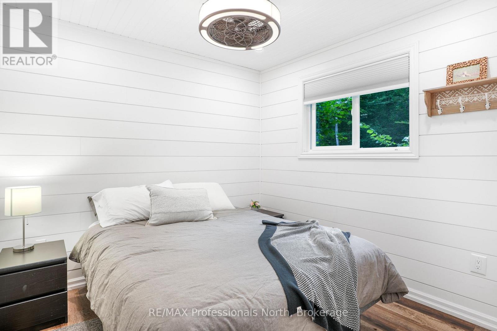 1051 Hawthorne Drive, Dysart Et Al, Ontario  K0L 1M1 - Photo 11 - X12294379