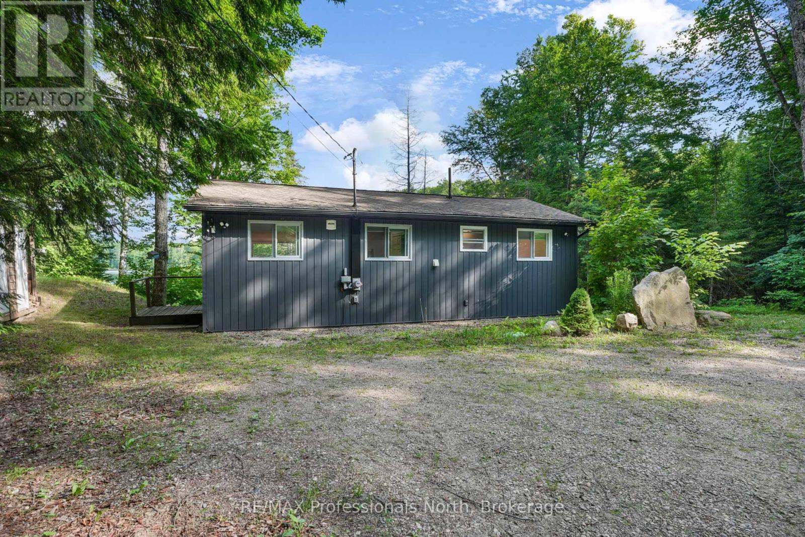 1051 Hawthorne Drive, Dysart Et Al, Ontario  K0L 1M1 - Photo 22 - X12294379