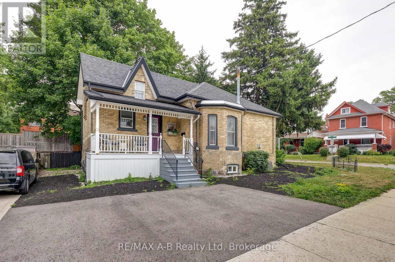 246 Wellington Street, Stratford, Ontario  N5A 2L6 - Photo 7 - X12294414