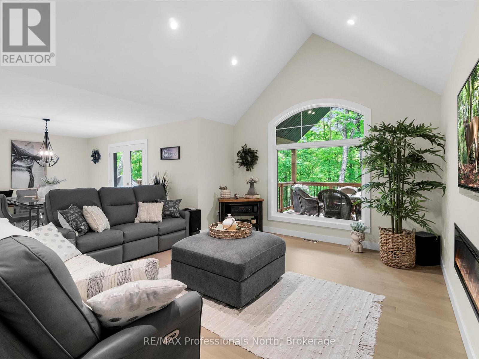1333 Walker Lake Drive, Lake Of Bays, Ontario  P1H 2J6 - Photo 20 - X12294415