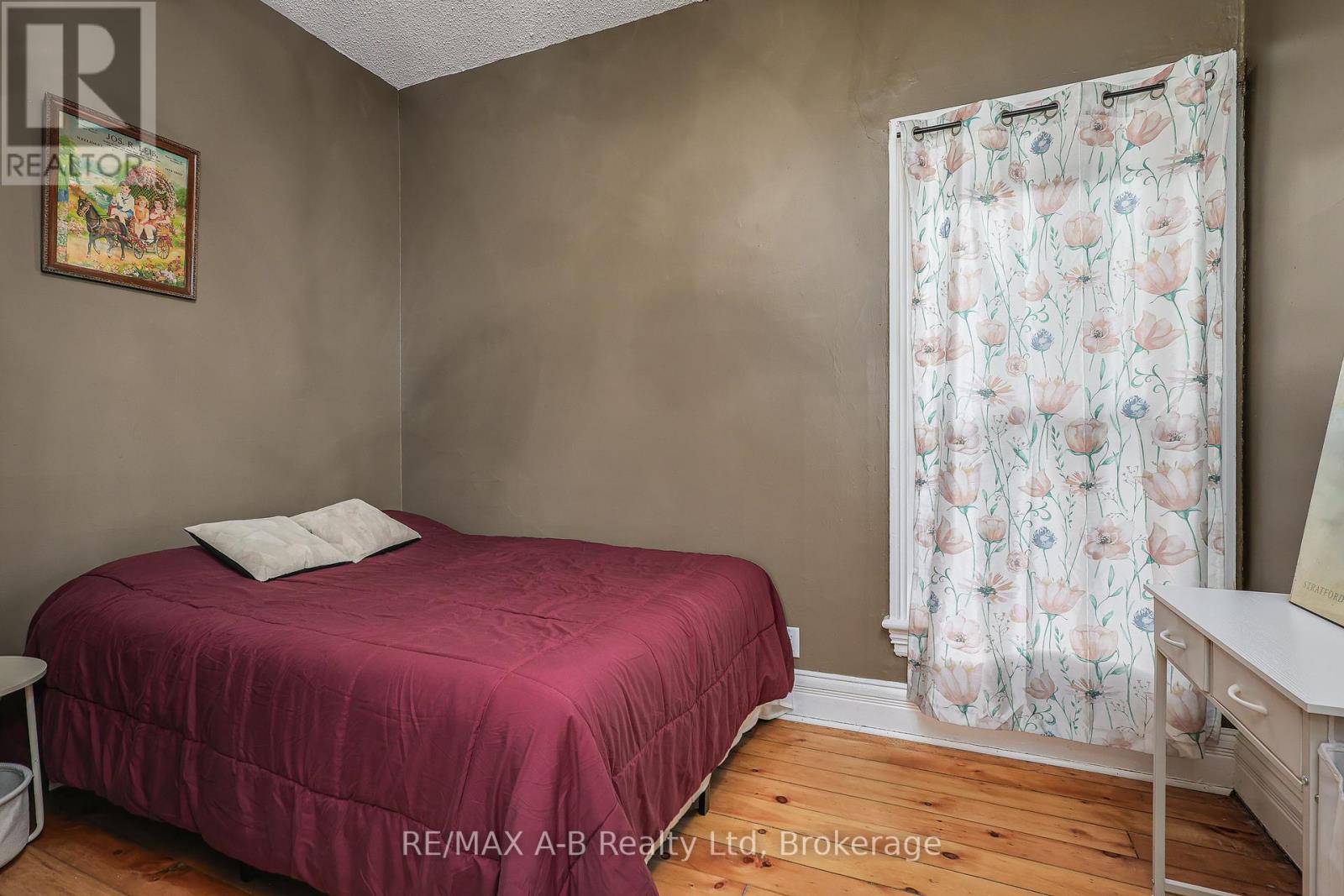 246 Wellington Street, Stratford, Ontario  N5A 2L6 - Photo 41 - X12294414