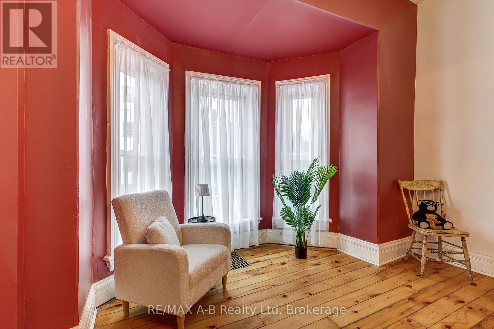 246 Wellington Street, Stratford, Ontario  N5A 2L6 - Photo 26 - X12294414