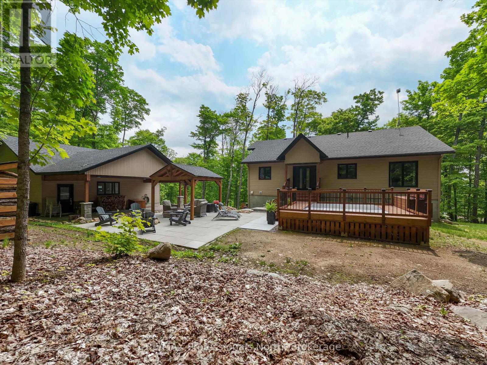 1333 Walker Lake Drive, Lake Of Bays, Ontario  P1H 2J6 - Photo 4 - X12294415