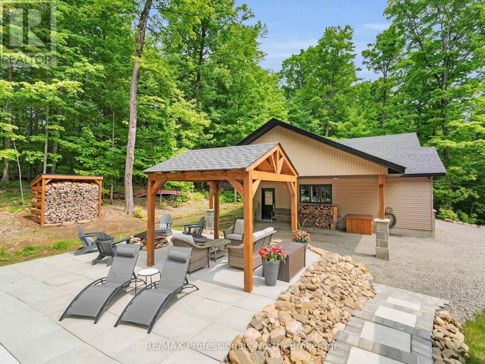 1333 Walker Lake Drive, Lake Of Bays, Ontario  P1H 2J6 - Photo 8 - X12294415