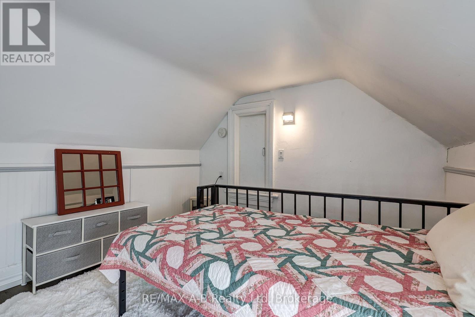 246 Wellington Street, Stratford, Ontario  N5A 2L6 - Photo 45 - X12294414