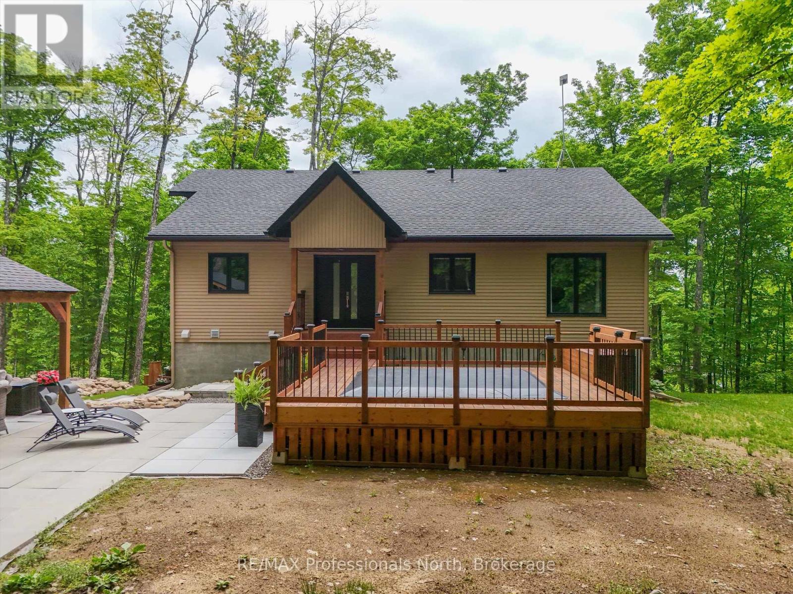 1333 Walker Lake Drive, Lake Of Bays, Ontario  P1H 2J6 - Photo 34 - X12294415