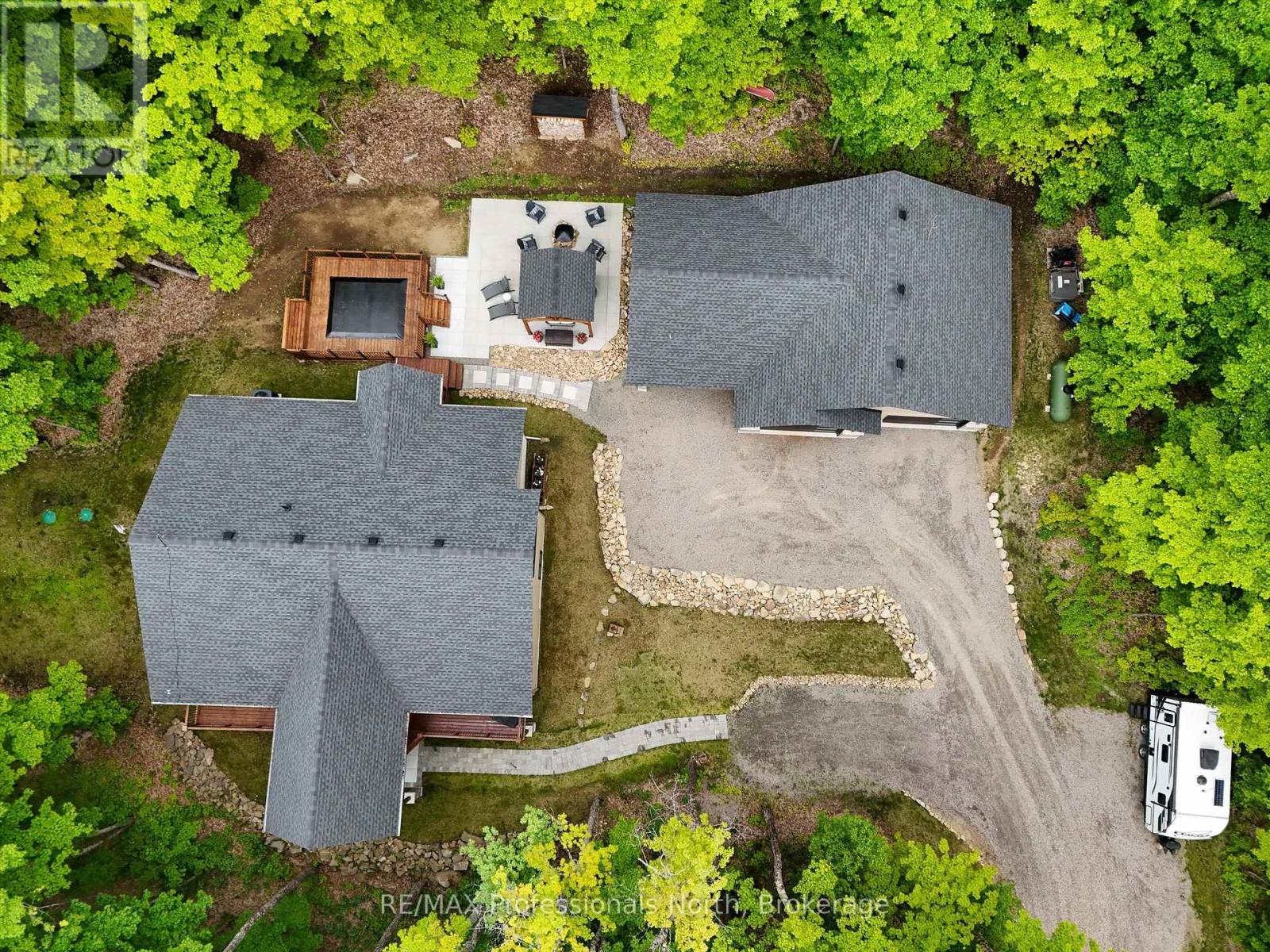 1333 Walker Lake Drive, Lake Of Bays, Ontario  P1H 2J6 - Photo 7 - X12294415