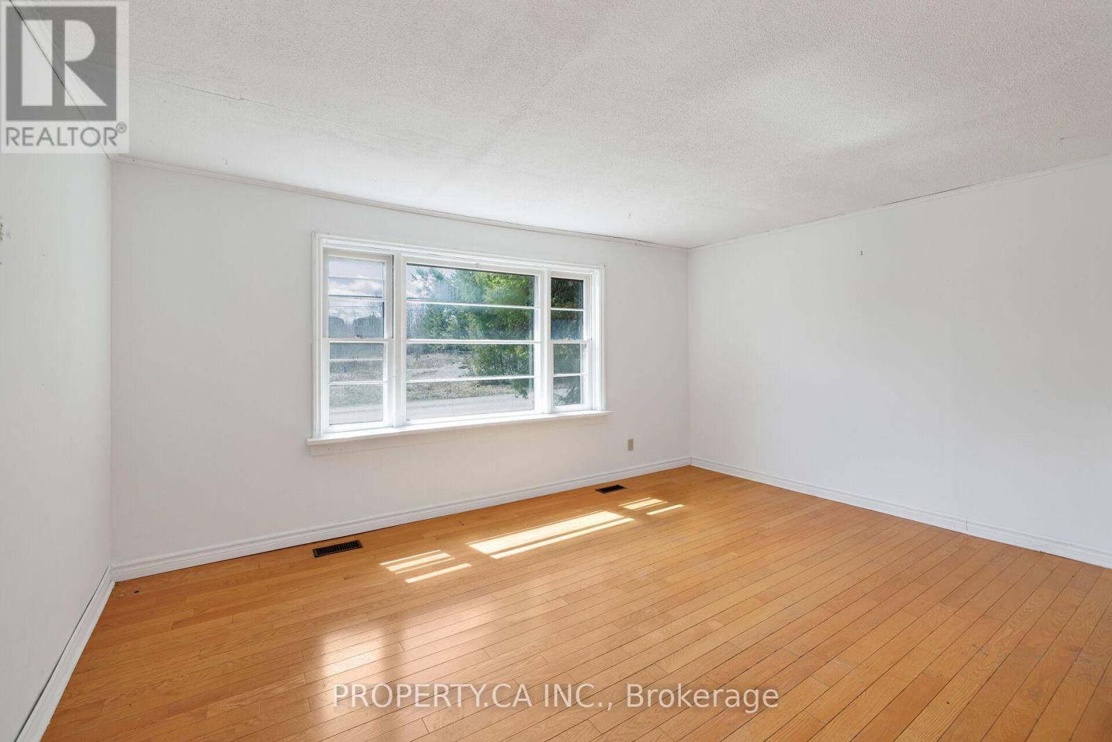 36 Sylvan Crescent, Richmond Hill, Ontario  L4E 3A1 - Photo 10 - N12294193