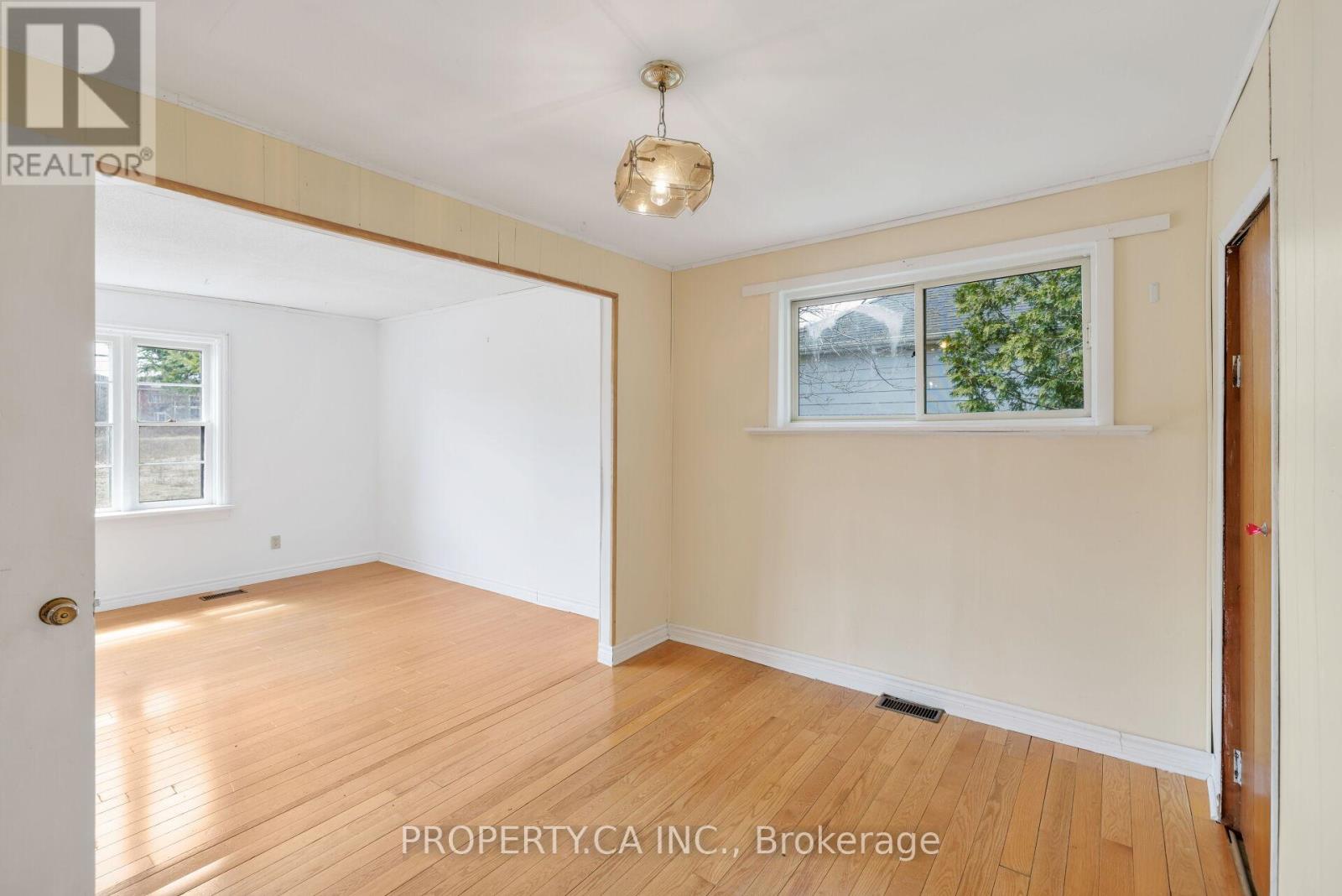 36 Sylvan Crescent, Richmond Hill, Ontario  L4E 3A1 - Photo 11 - N12294193