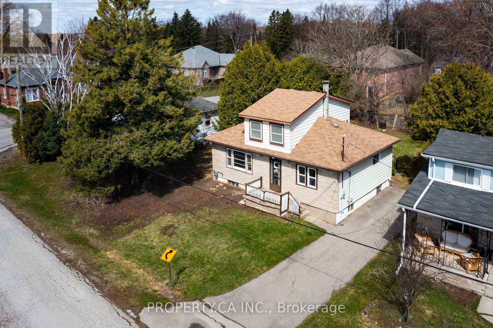 36 Sylvan Crescent, Richmond Hill, Ontario  L4E 3A1 - Photo 3 - N12294193