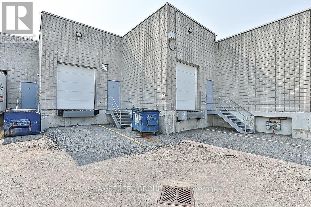 11 & 12 - 60 West Wilmot Street, Richmond Hill, Ontario  L4B 1H8 - Photo 14 - N12294242