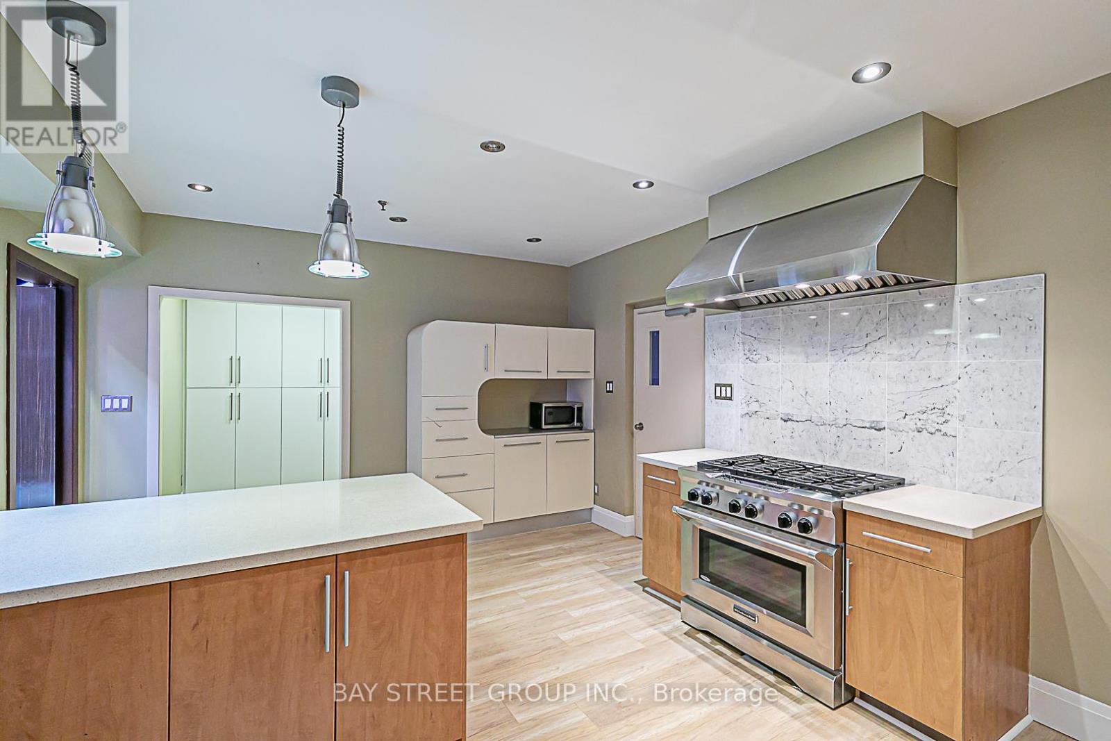 11 & 12 - 60 West Wilmot Street, Richmond Hill, Ontario  L4B 1H8 - Photo 8 - N12294242