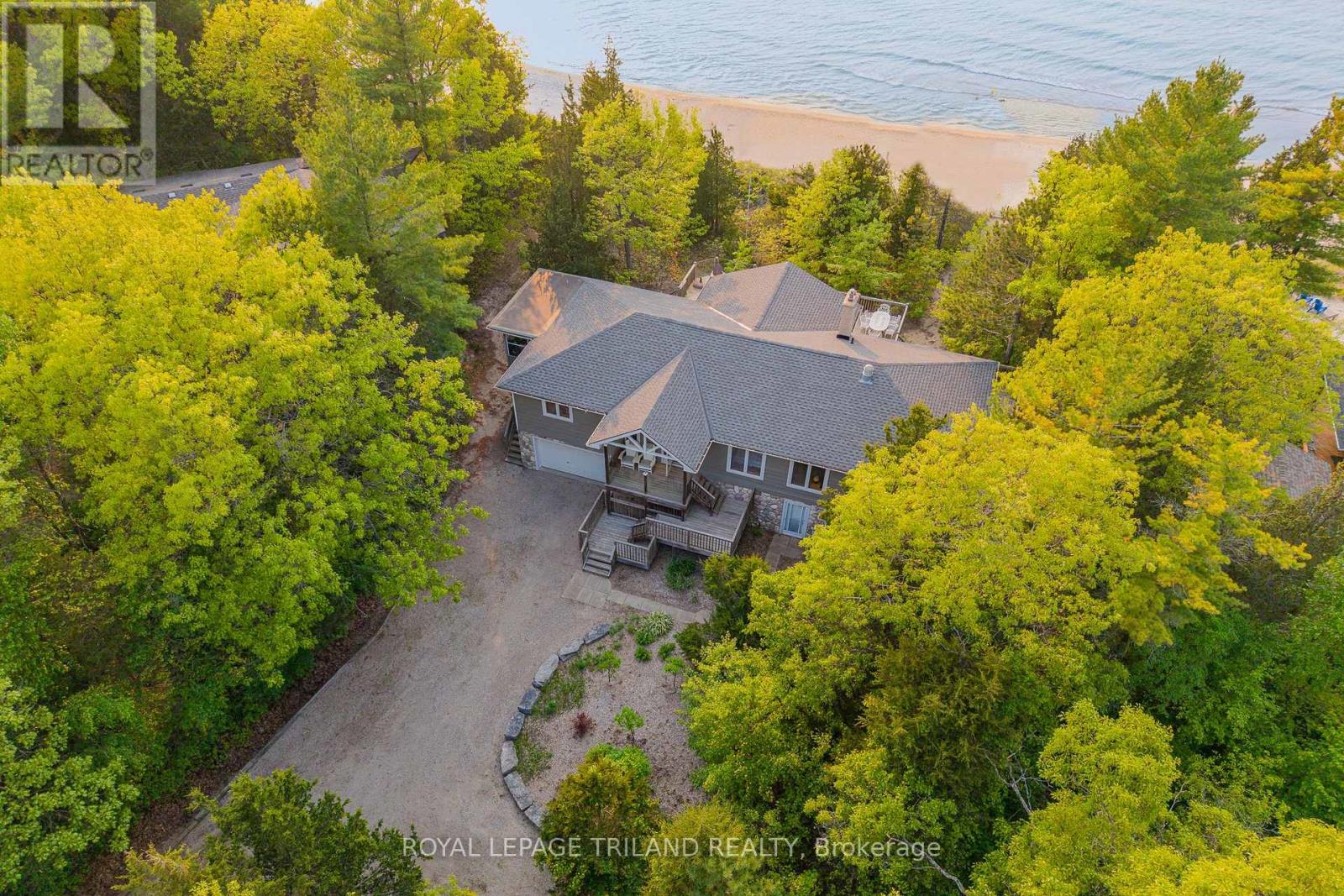 9856 Huron Place, Lambton Shores, Ontario  N0M 1T0 - Photo 2 - X12265405