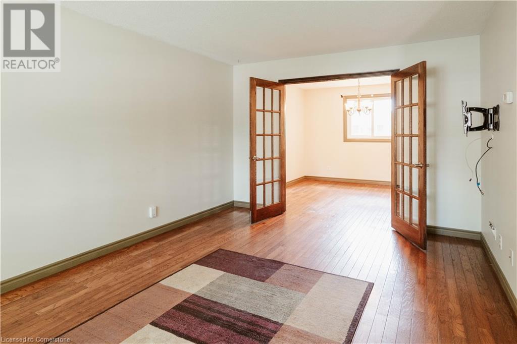642 Cedargrove Place, Waterloo, Ontario  N2L 4Y9 - Photo 13 - 40752465