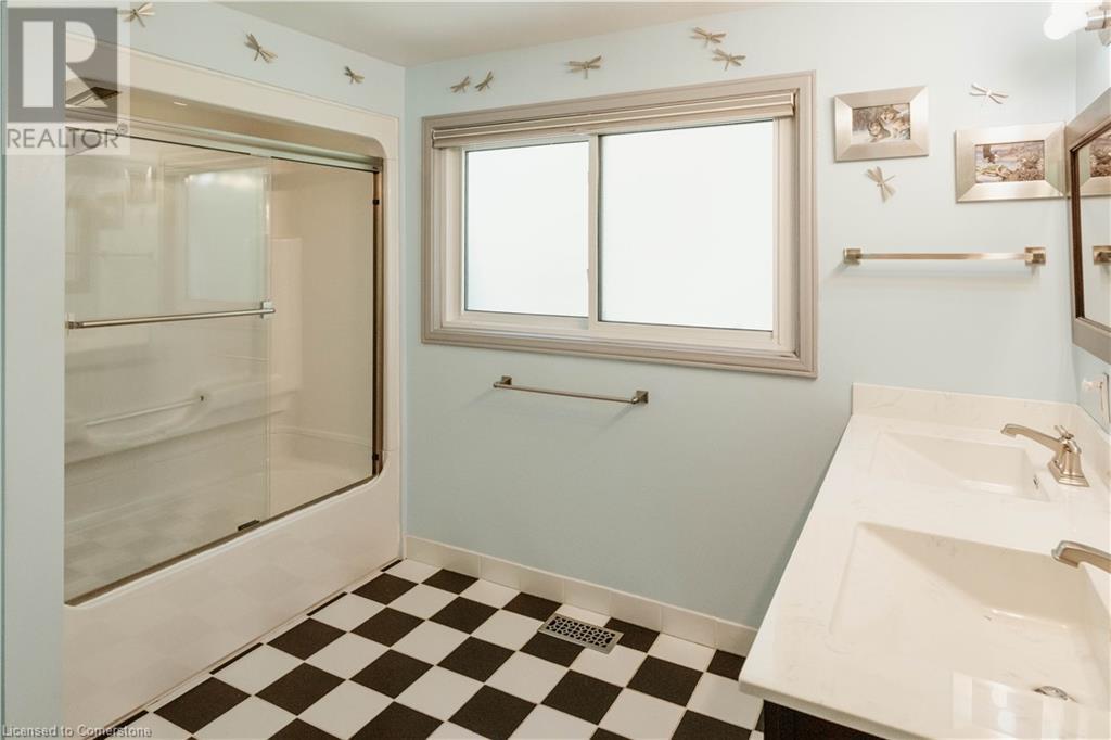 642 Cedargrove Place, Waterloo, Ontario  N2L 4Y9 - Photo 30 - 40752465