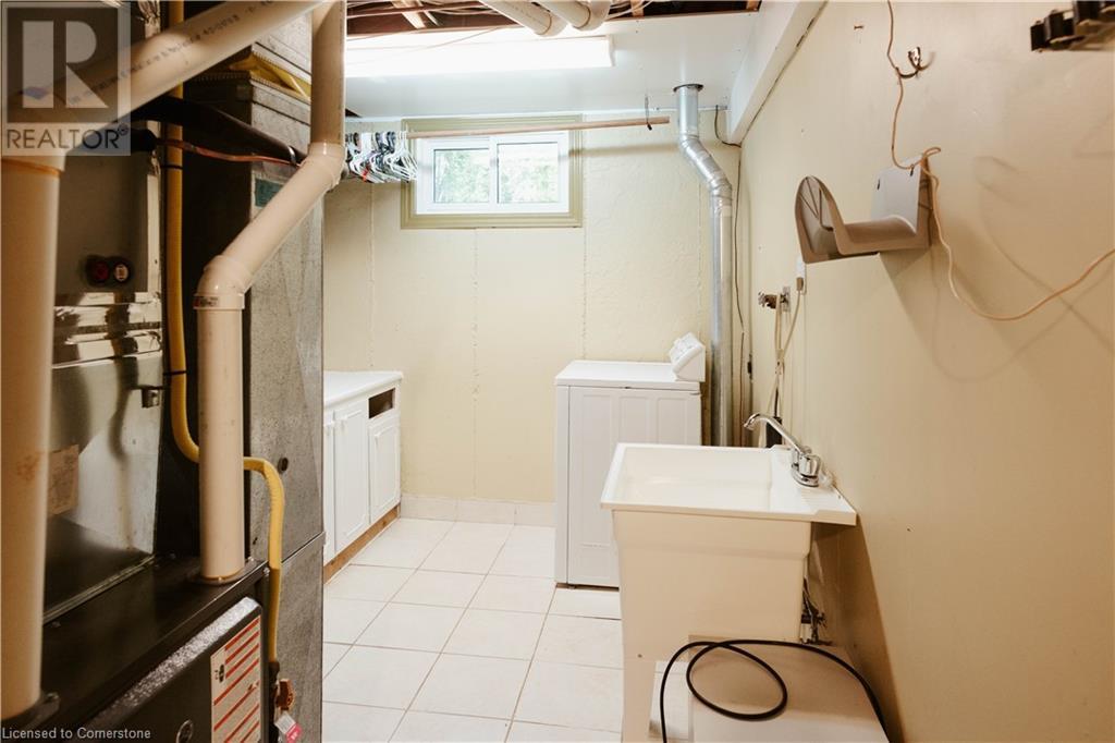 642 Cedargrove Place, Waterloo, Ontario  N2L 4Y9 - Photo 39 - 40752465