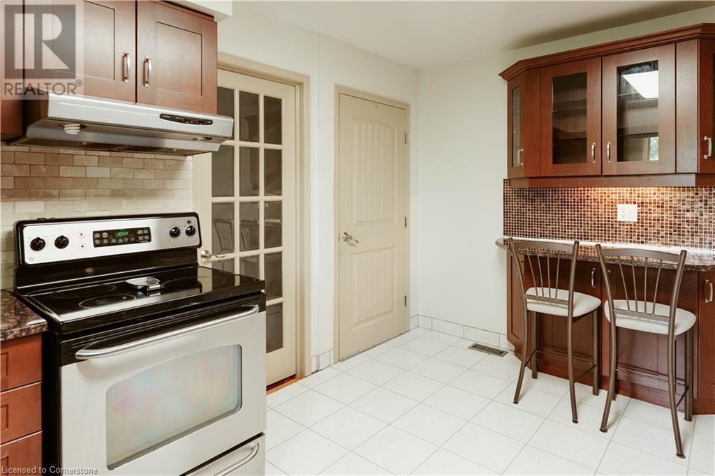 642 Cedargrove Place, Waterloo, Ontario  N2L 4Y9 - Photo 6 - 40752465