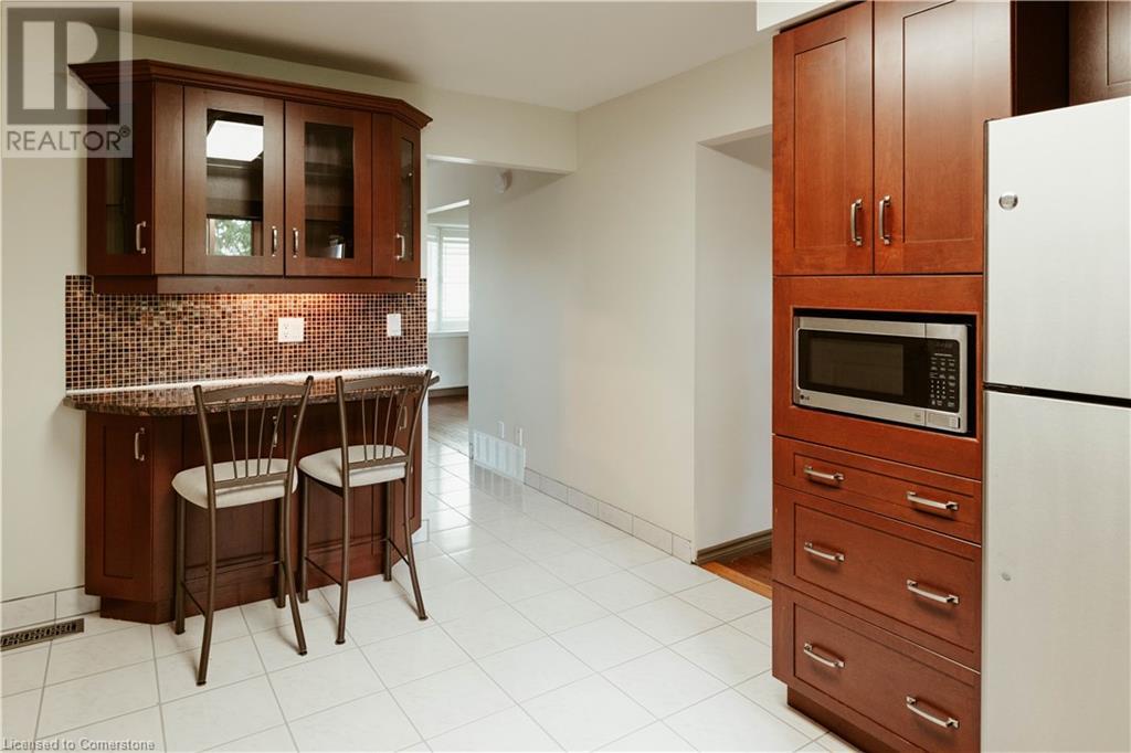 642 Cedargrove Place, Waterloo, Ontario  N2L 4Y9 - Photo 7 - 40752465