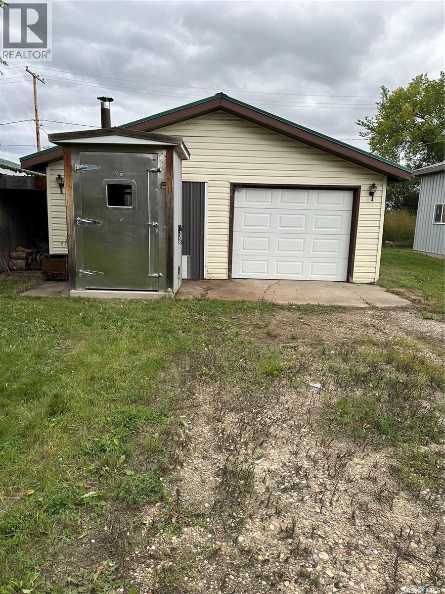 60 2nd Street N, Weekes, Saskatchewan  S0E 1V0 - Photo 2 - SK004002