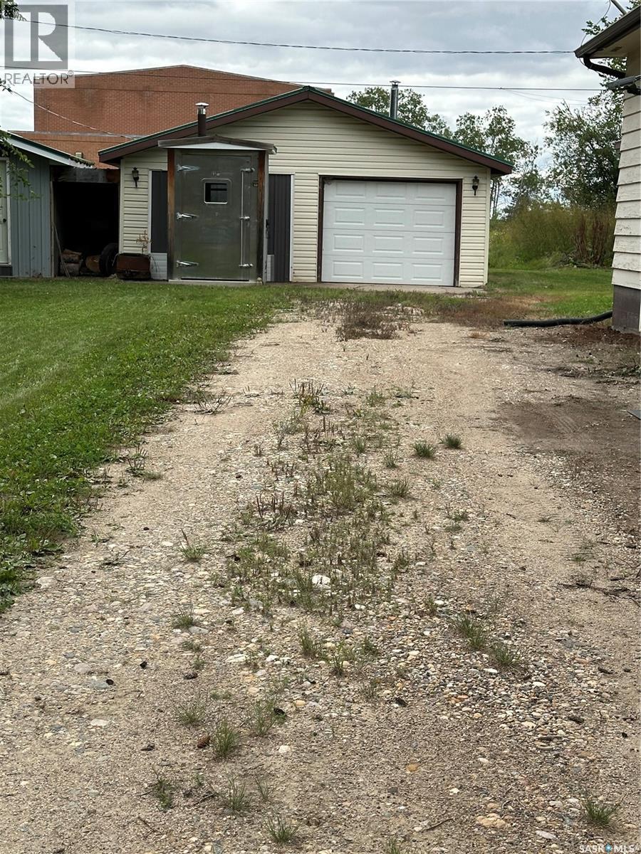 60 2nd Street N, Weekes, Saskatchewan  S0E 1V0 - Photo 5 - SK004002