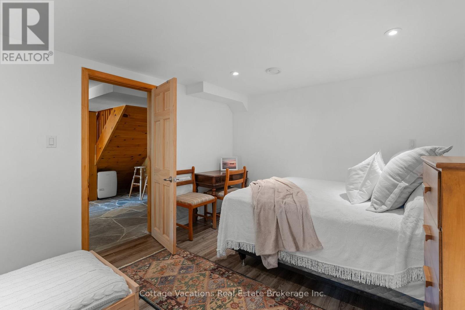 1292 Port Cunnington Road, Lake Of Bays (Franklin), Ontario  P0A 1H0 - Photo 36 - X12293745