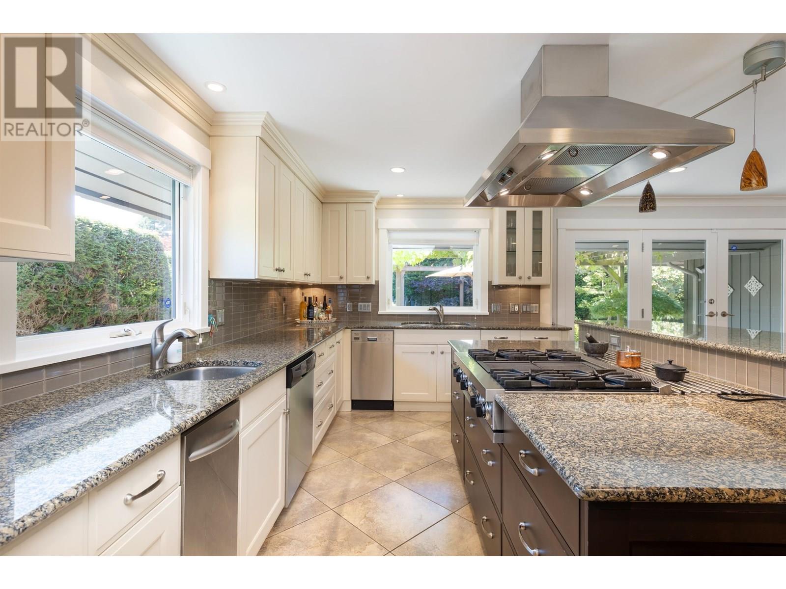 5820 Sandpiper Court, Richmond, British Columbia  V7E 3P7 - Photo 17 - R3028440