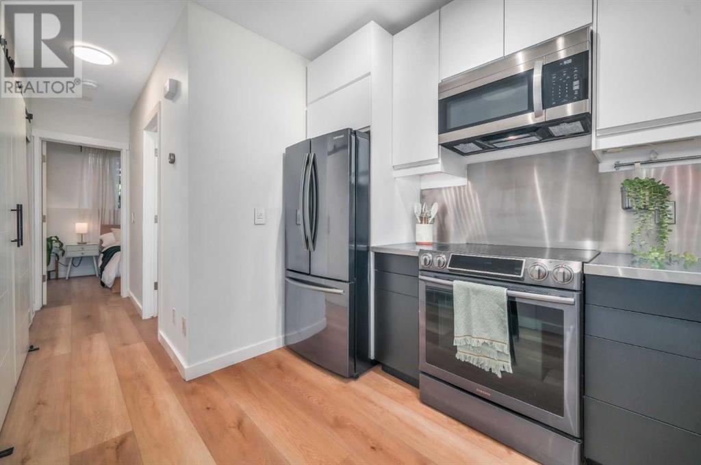 Property at 102, 1014 14 Avenue SW image 3