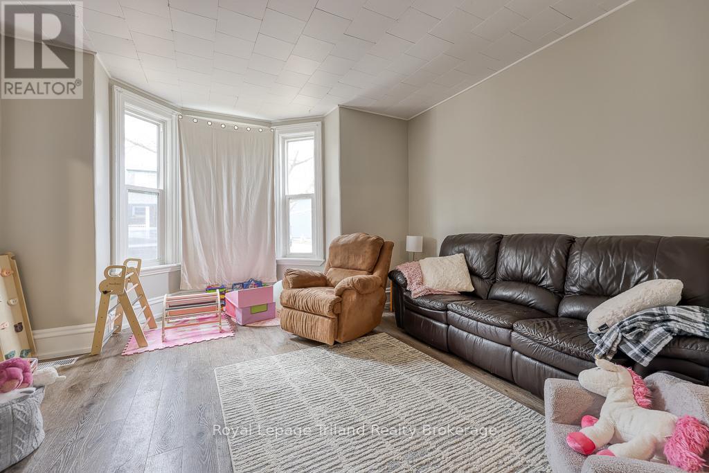 75 & 77 Reeve Street, Woodstock, Ontario  N4S 3G7 - Photo 8 - X12294467