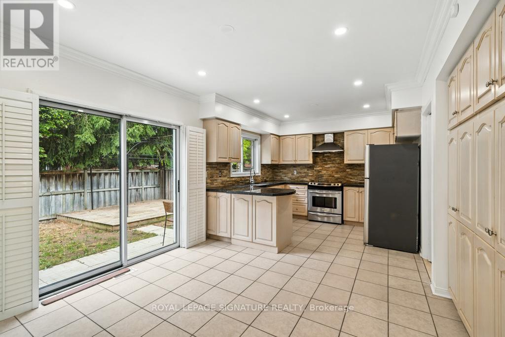 584 Doubletree Lane, Newmarket, Ontario  L3X 2K6 - Photo 11 - N12294328