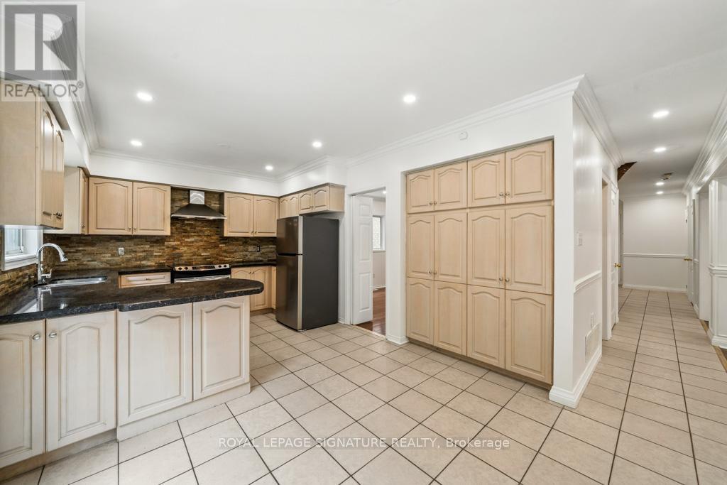 584 Doubletree Lane, Newmarket, Ontario  L3X 2K6 - Photo 13 - N12294328