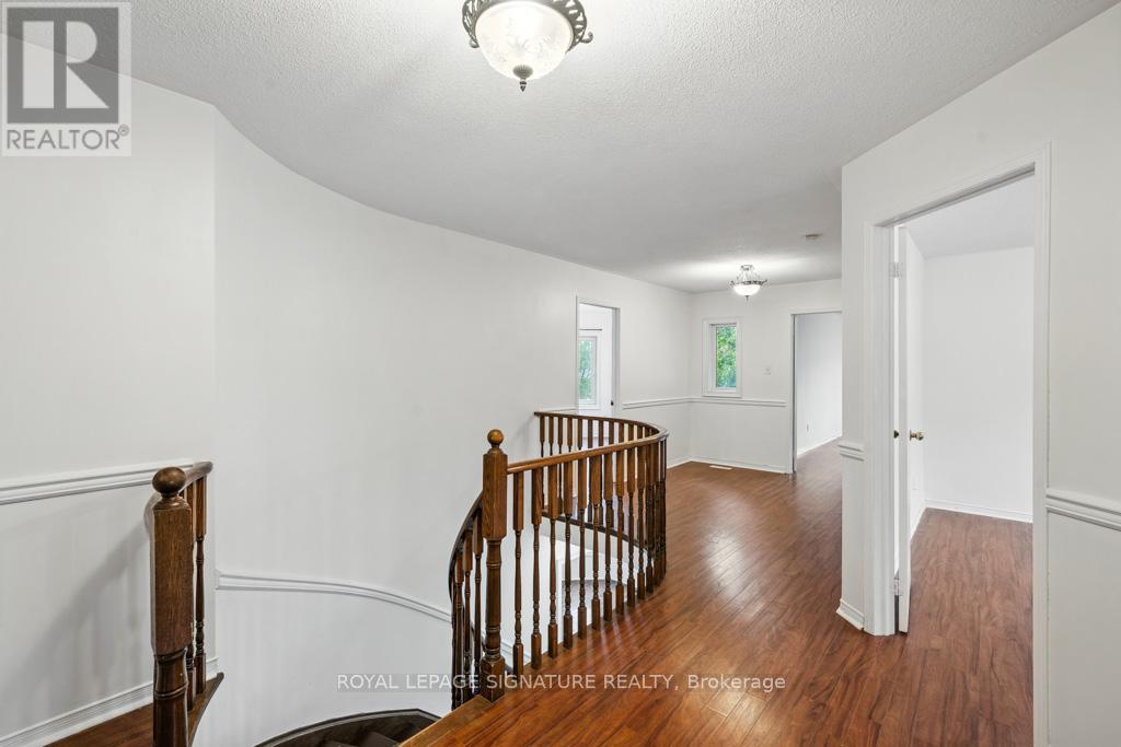 584 Doubletree Lane, Newmarket, Ontario  L3X 2K6 - Photo 14 - N12294328