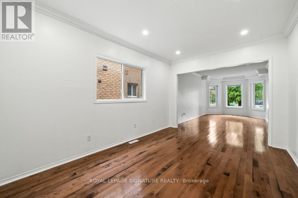 584 Doubletree Lane, Newmarket, Ontario  L3X 2K6 - Photo 5 - N12294328