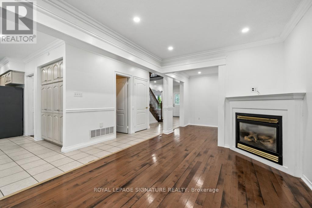 584 Doubletree Lane, Newmarket, Ontario  L3X 2K6 - Photo 8 - N12294328