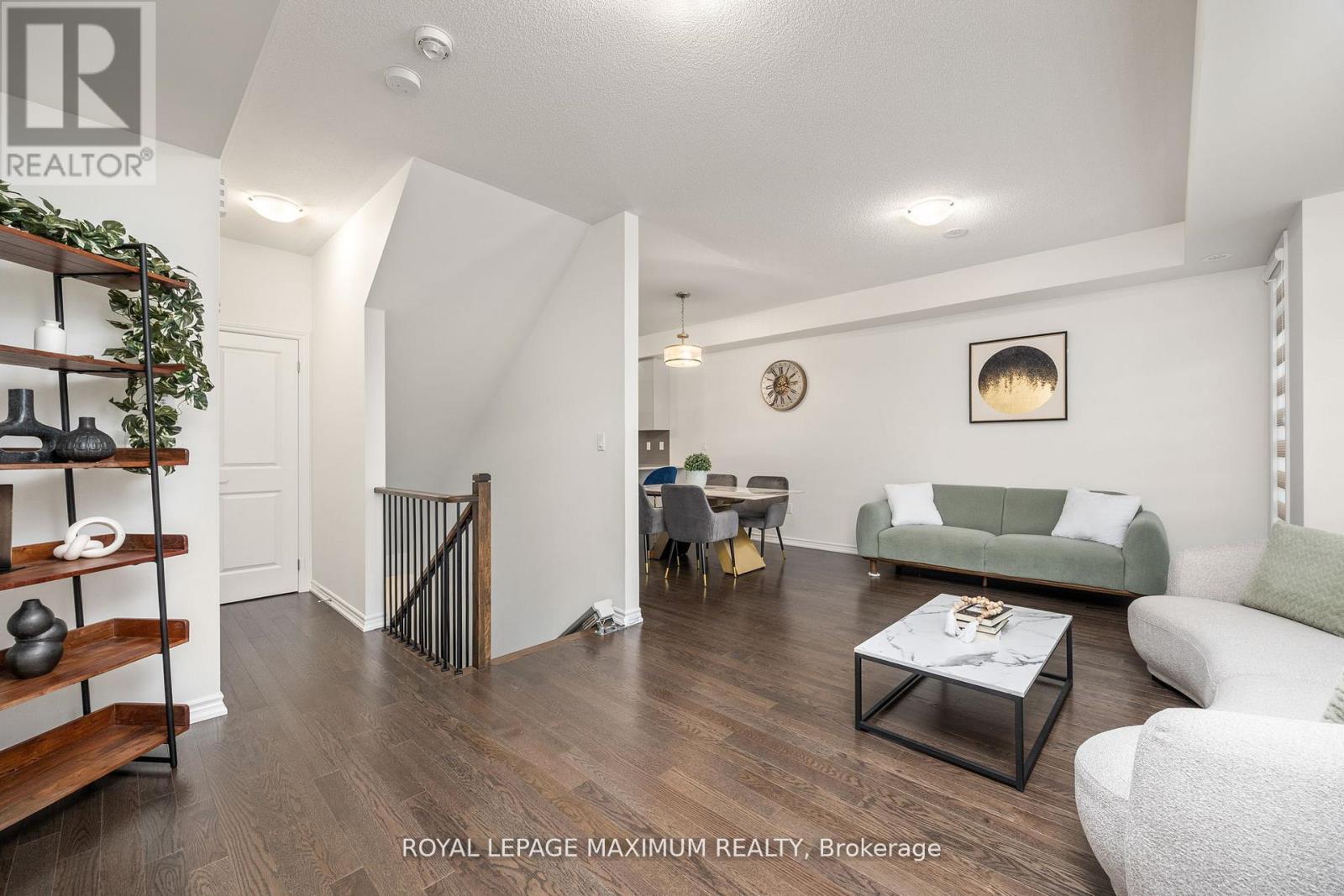 40 Rotary Way, Bradford West Gwillimbury, Ontario  L3Z 4P3 - Photo 12 - N12294353