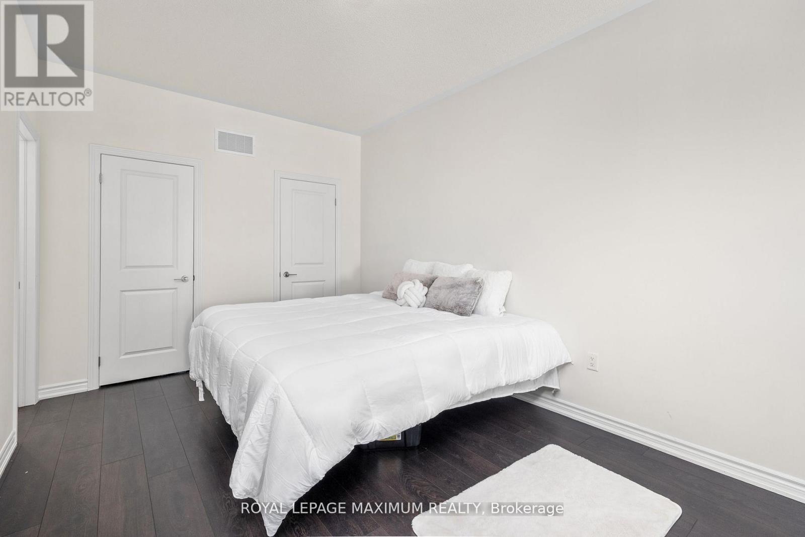 40 Rotary Way, Bradford West Gwillimbury, Ontario  L3Z 4P3 - Photo 17 - N12294353