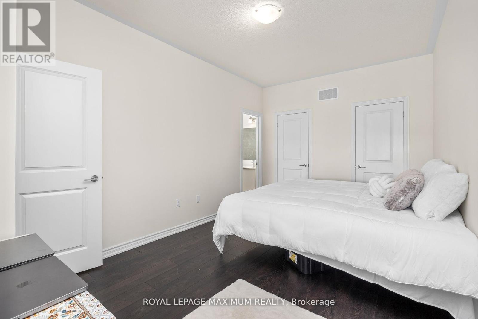 40 Rotary Way, Bradford West Gwillimbury, Ontario  L3Z 4P3 - Photo 18 - N12294353