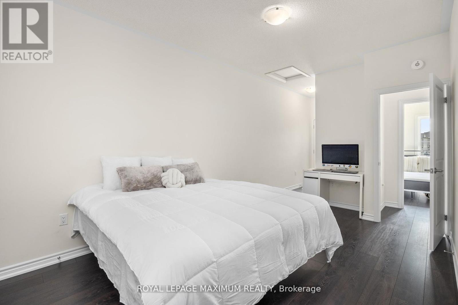 40 Rotary Way, Bradford West Gwillimbury, Ontario  L3Z 4P3 - Photo 19 - N12294353