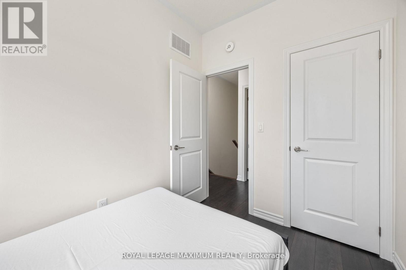 40 Rotary Way, Bradford West Gwillimbury, Ontario  L3Z 4P3 - Photo 22 - N12294353