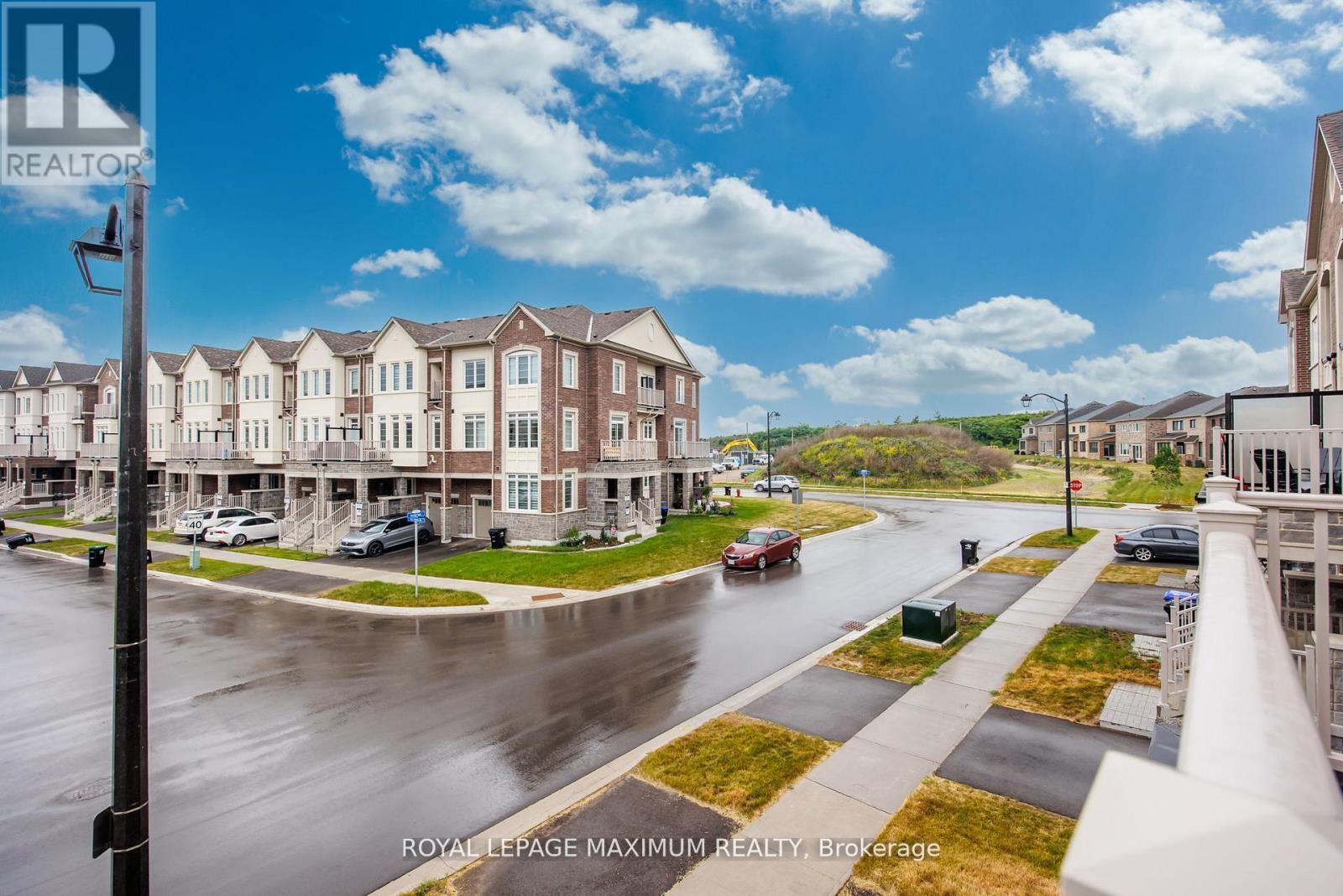 40 Rotary Way, Bradford West Gwillimbury, Ontario  L3Z 4P3 - Photo 32 - N12294353