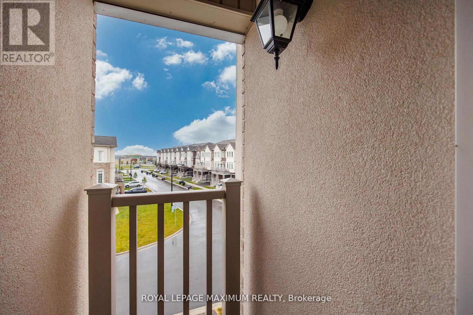 40 Rotary Way, Bradford West Gwillimbury, Ontario  L3Z 4P3 - Photo 33 - N12294353