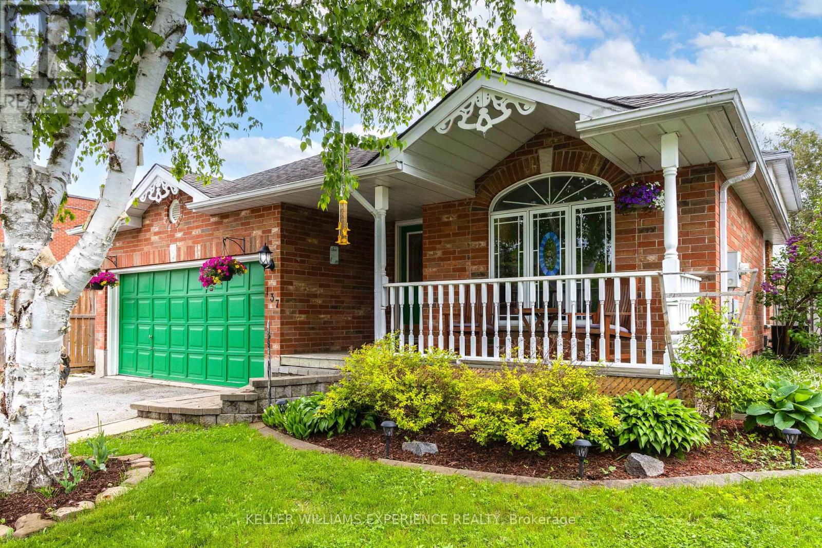 Property at 137 QUEEN STREET image 1