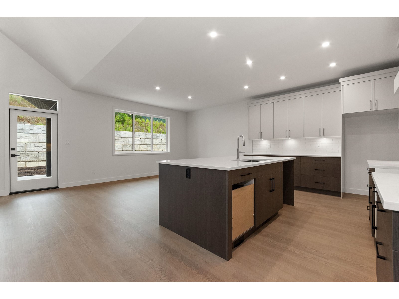 10012 Trillium Way, Rosedale, Rosedale, British Columbia  V0X 1X1 - Photo 13 - R3028441
