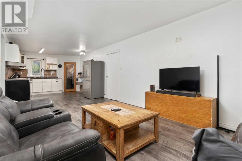 211 Red Wing Crescent, Tillicum Beach, Alberta  T4V 2M9 - Photo 6 - A2225197