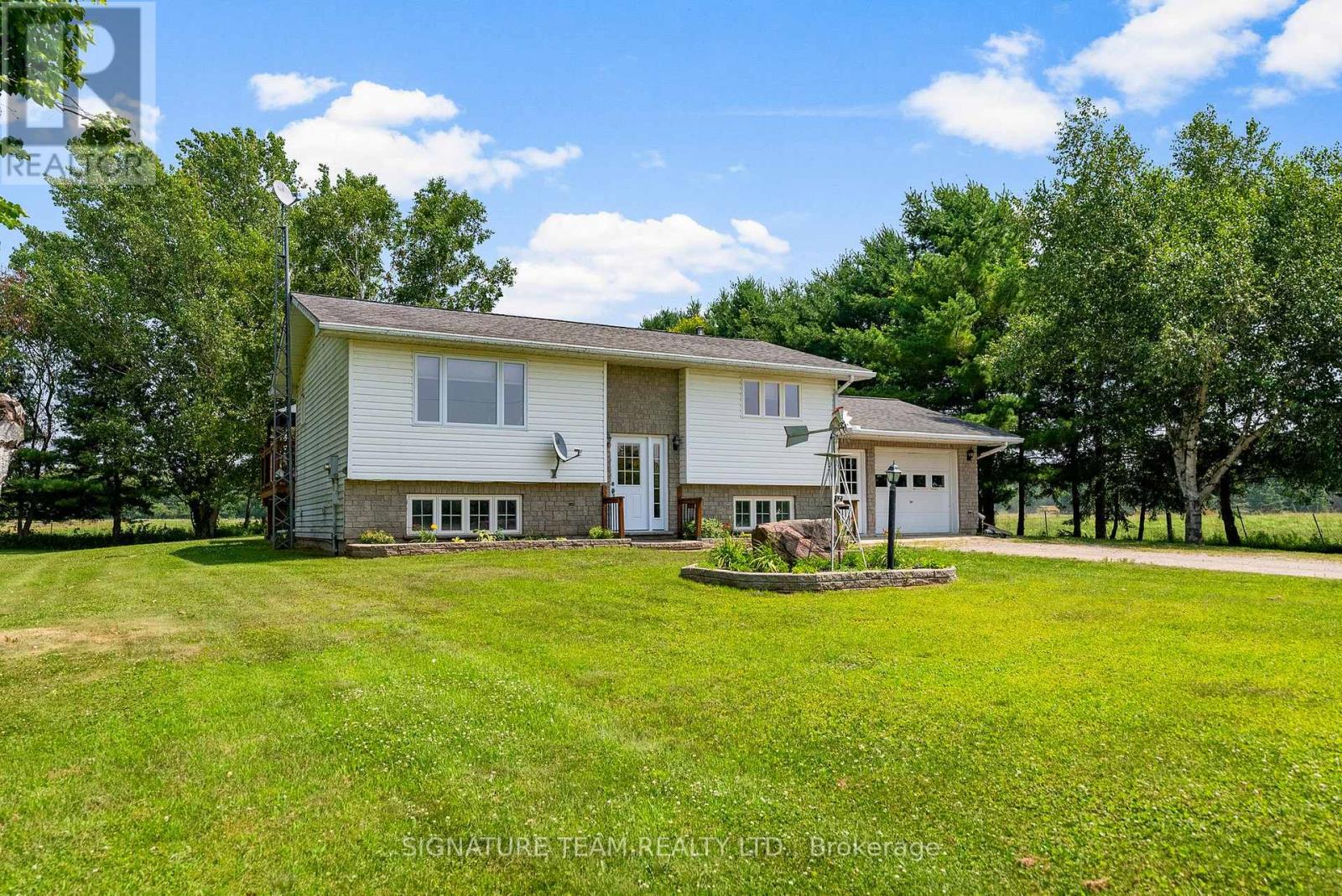 160 Cedar Haven Road, Whitewater Region, Ontario  K0J 1K0 - Photo 3 - X12294441