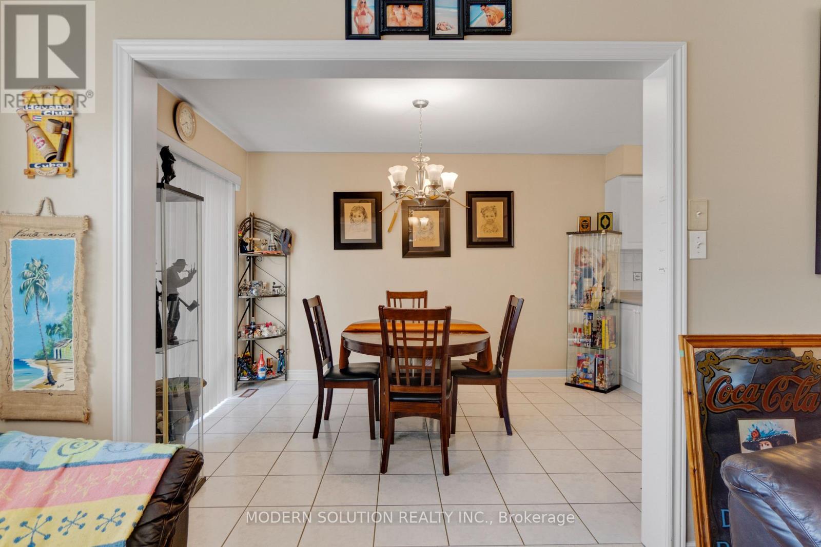 552 Wildgrass Road, Mississauga (Cooksville), Ontario  L5B 4H7 - Photo 12 - W12294278