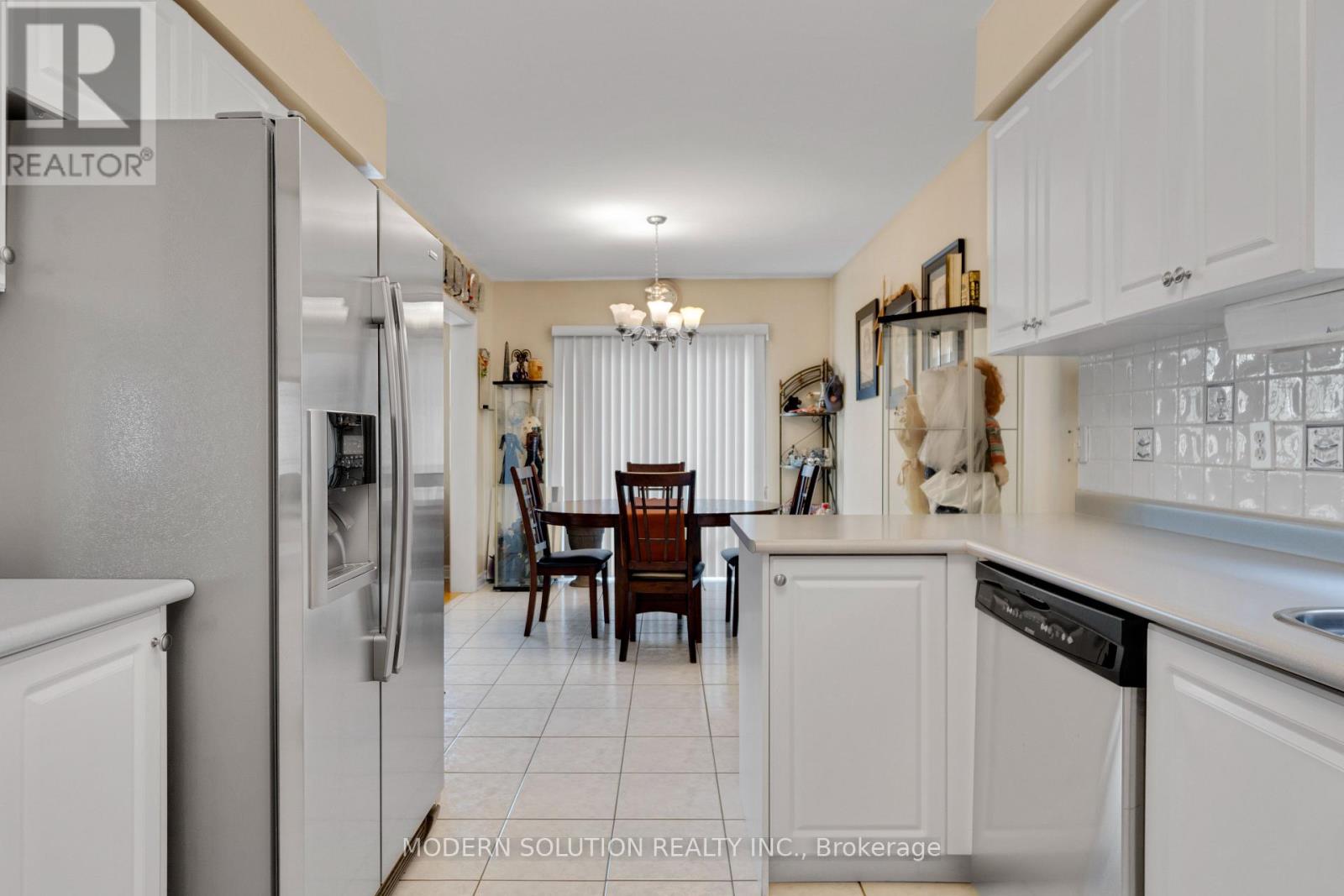 552 Wildgrass Road, Mississauga (Cooksville), Ontario  L5B 4H7 - Photo 17 - W12294278
