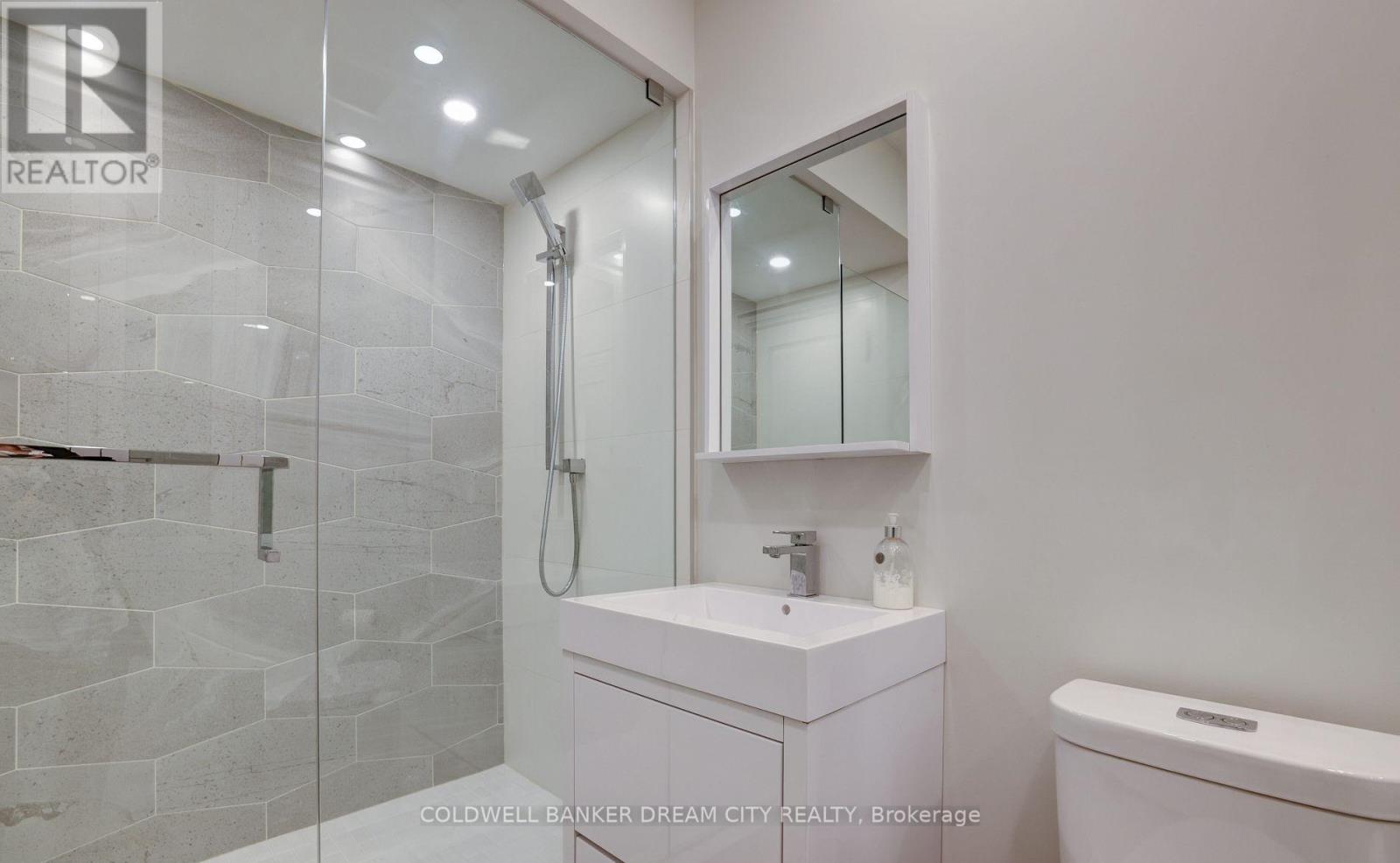 3053 Franze Drive, Mississauga, Ontario  L5A 2R8 - Photo 17 - W12294304